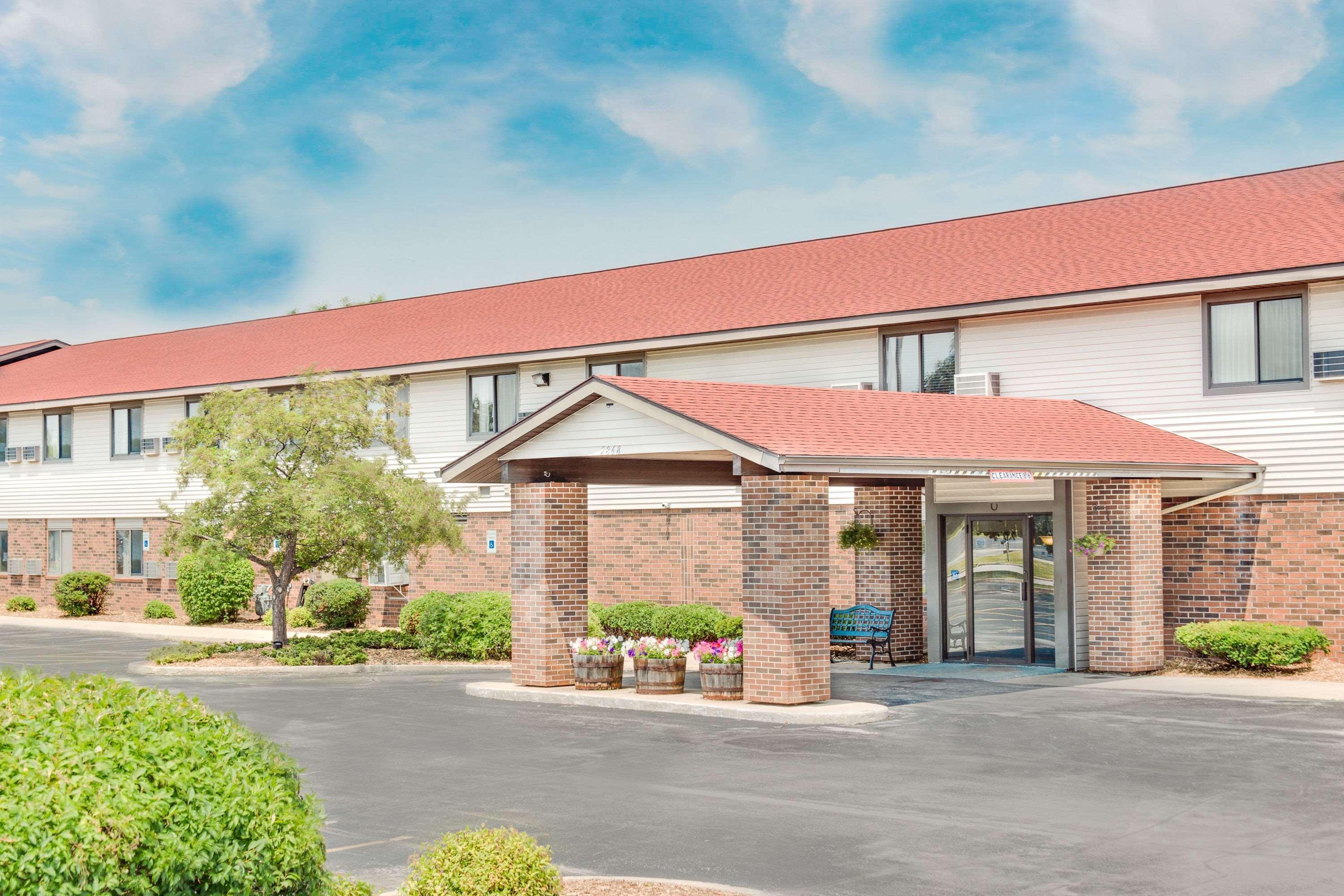 Super 8 By Wyndham Green Bay Near Stadium מראה חיצוני תמונה