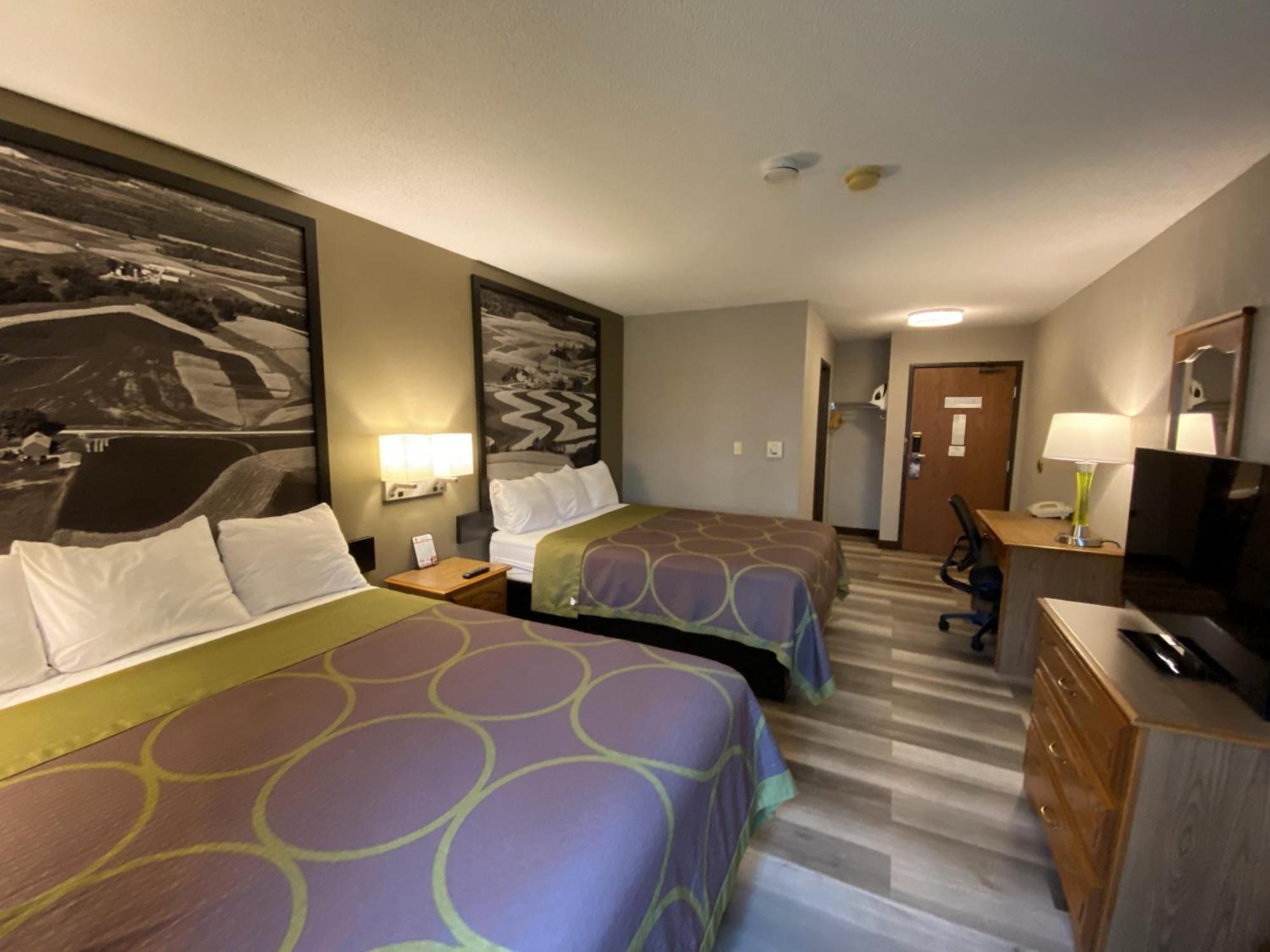 Super 8 By Wyndham Green Bay Near Stadium מראה חיצוני תמונה