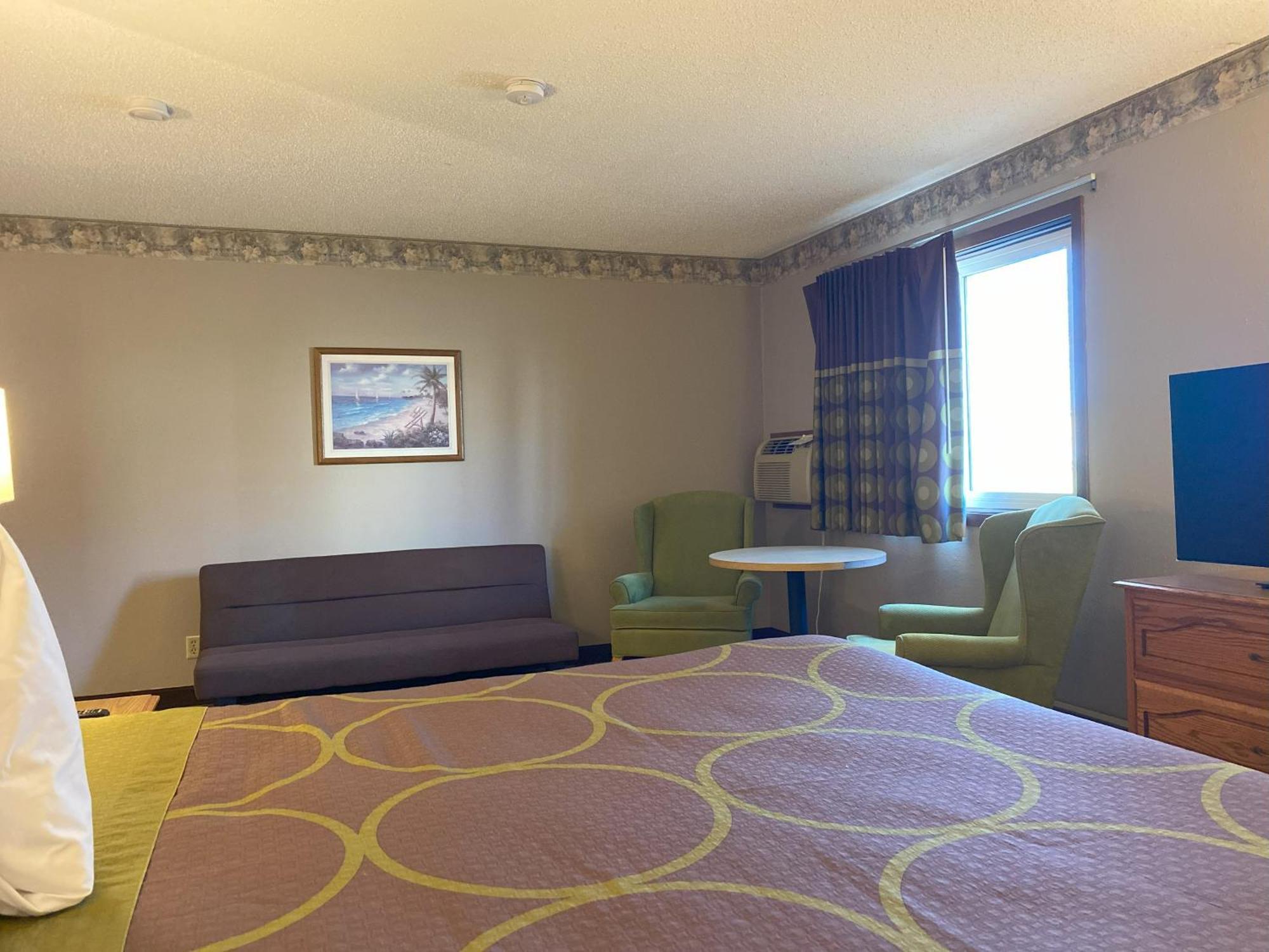 Super 8 By Wyndham Green Bay Near Stadium מראה חיצוני תמונה