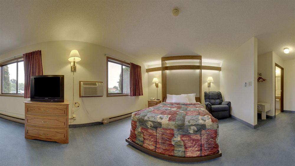 Super 8 By Wyndham Green Bay Near Stadium מראה חיצוני תמונה